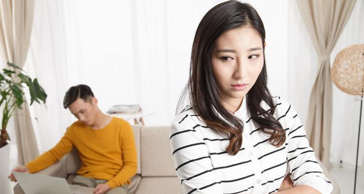 男人离婚后的真实心态是什么（探究离婚男人内心的独白）